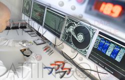 ID 122 reinraum labor festplatte techniker offen