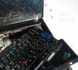 ID 150 notebook ibm zerstoert runterfallen