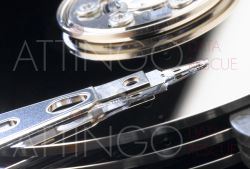 ID 196 festplatte offen schreibkopf hell