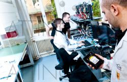 techniker festplatte reinraum workstation ersatzteilfestplatte